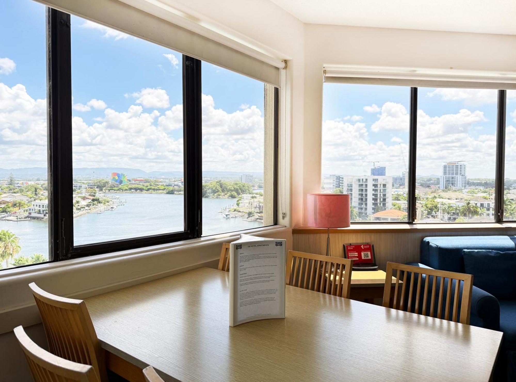 Tiki Hotel Apartments Surfers Paradise Gold Coast Exterior photo