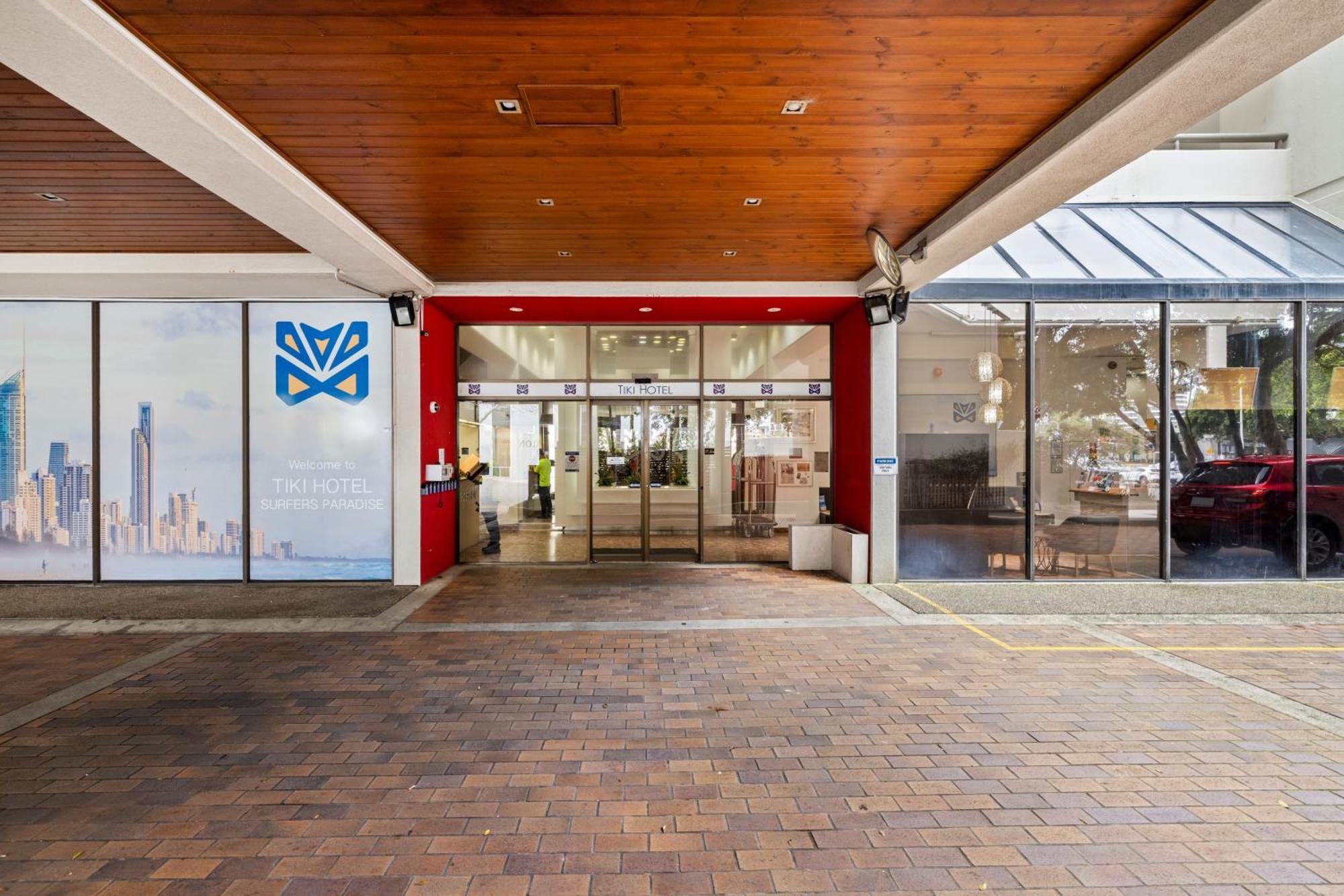 Tiki Hotel Apartments Surfers Paradise Gold Coast Exterior photo