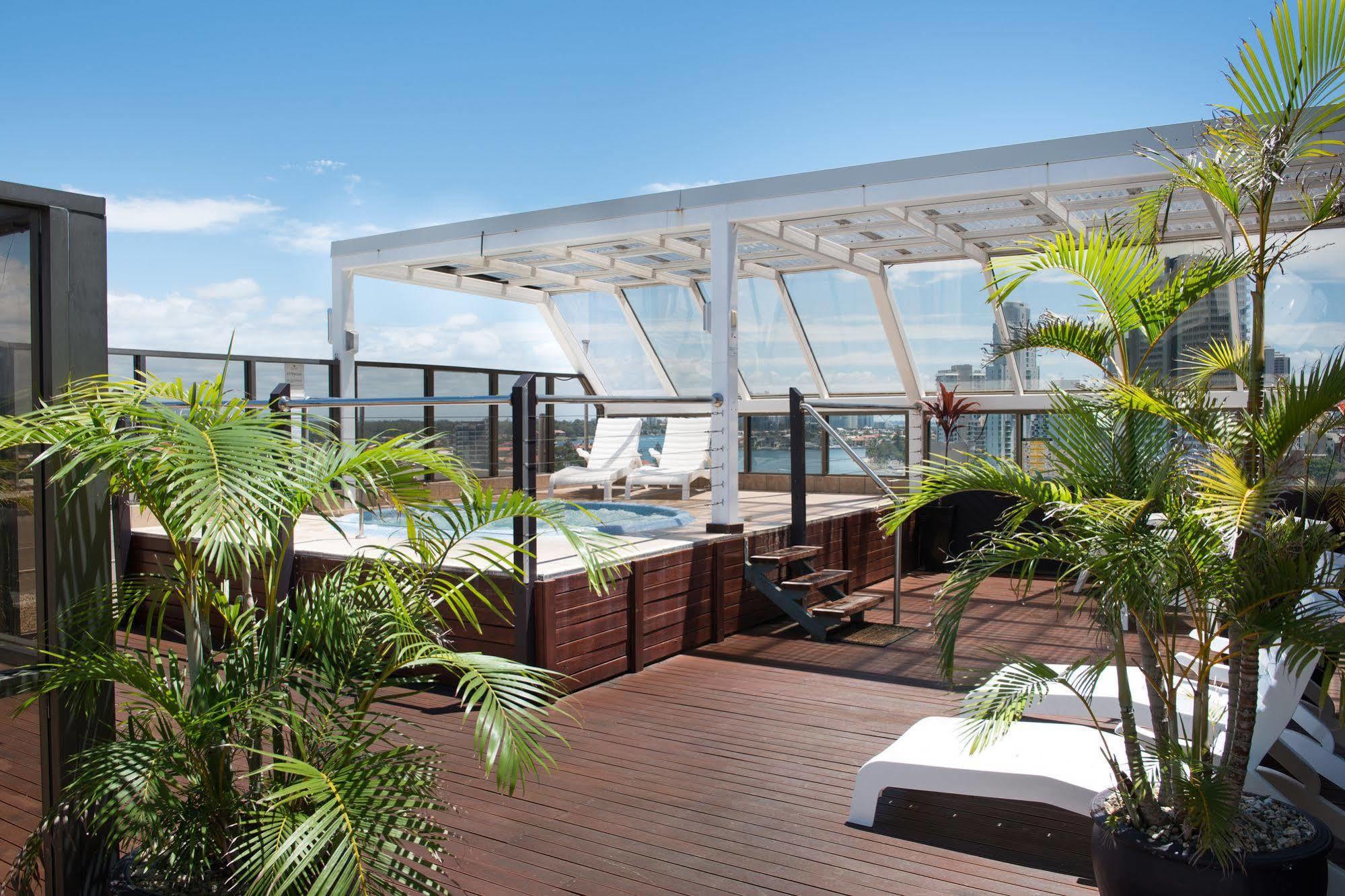 Tiki Hotel Apartments Surfers Paradise Gold Coast Exterior photo